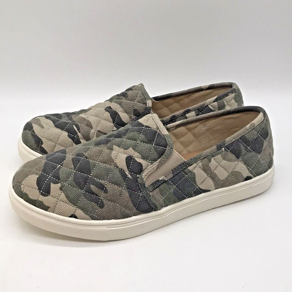 Torrid Camo Quilted Slip-On Sneakers Women's 9WW Wide Width Camouflage Shoes